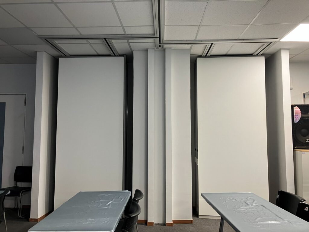 Moveable walls, Foldable room partition system.